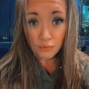 Meet your Posher, Kendra